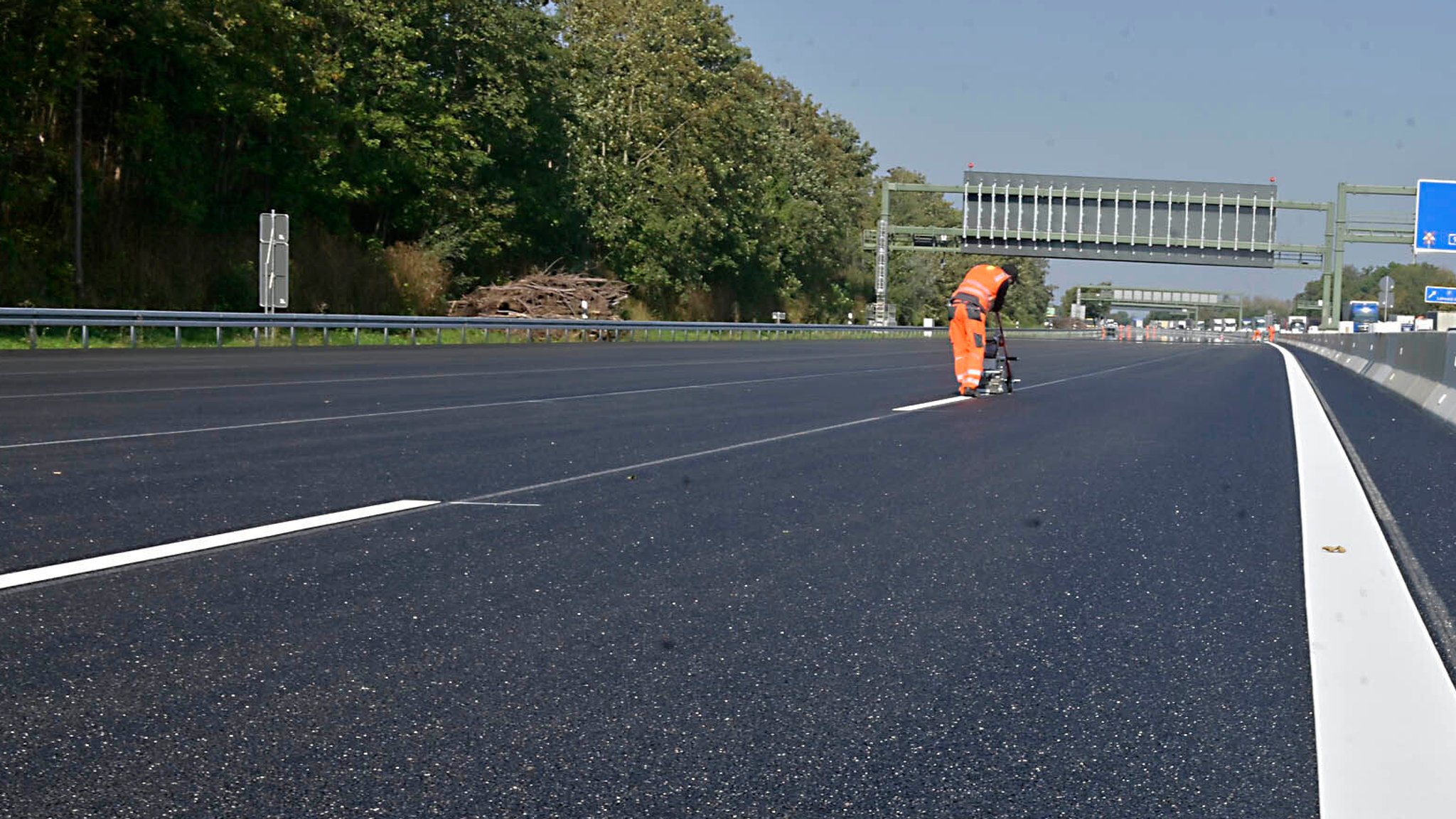 Teststrecke in Bayern: E-Autos während der Fahrt laden