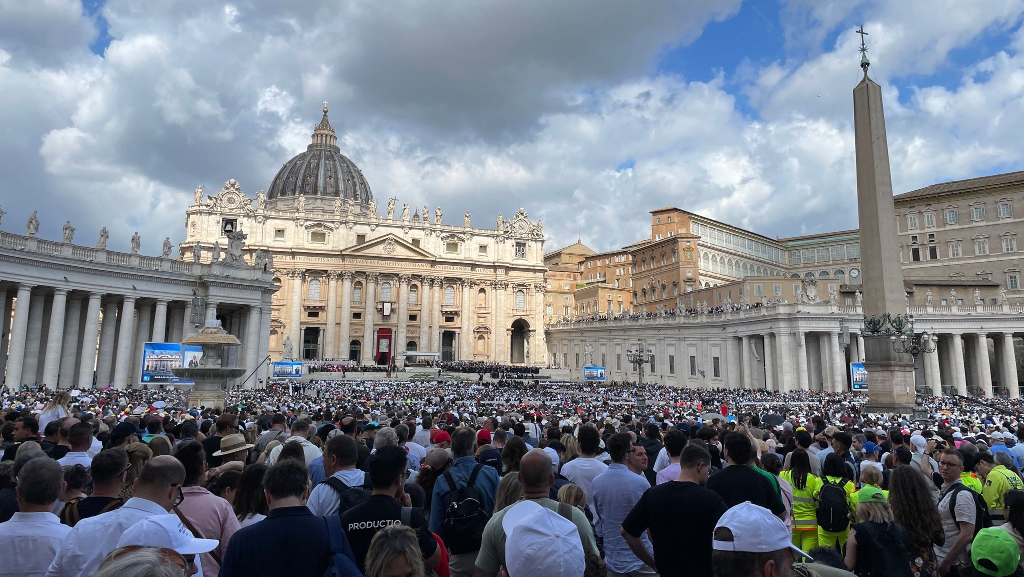 200.000 Menschen bei Amtseinführung von Papst Leo XIV.