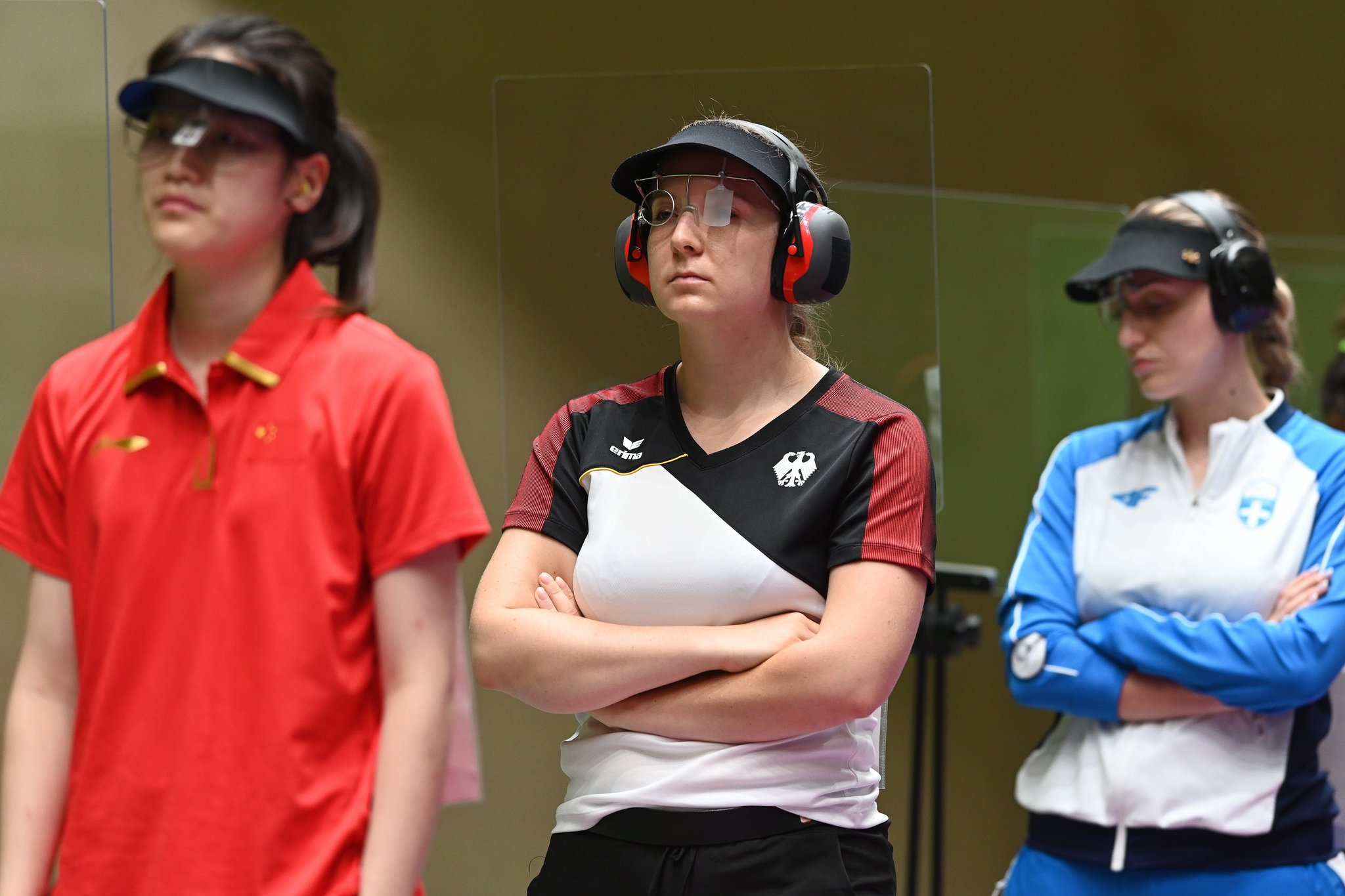 Xiong Yaxuan (l-r) aus China, Doreen Vennekamp aus Deutschland und Anna Korakaki aus Griechenland | Bild: picture alliance/dpa | Swen Pförtner Xiong Yaxuan (l-r) aus China, Doreen Vennekamp aus Deutschland und Anna Korakaki aus Griechenland