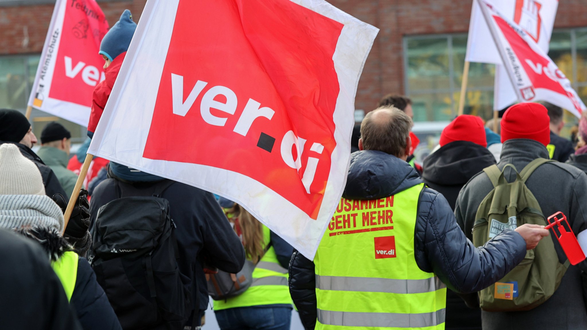 Warnstreiks im Öffentlichen Dienst werden fortgesetzt | Bild: dpa-Bildfunk/Bodo Marks Warnstreiks im Öffentlichen Dienst werden fortgesetzt
